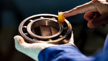 Advantages and disadvantages of grease lubrication